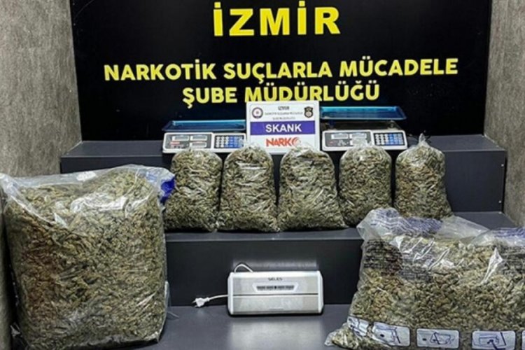 İzmir'de 44 kilo 600 gram esrar ele ge&ccedil;irildi