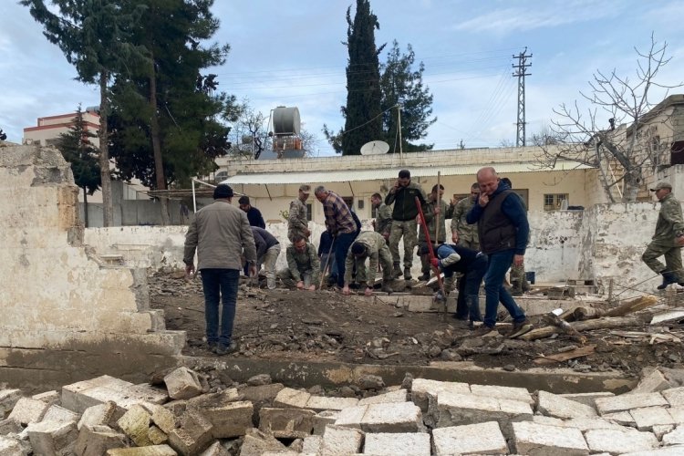 Kilis'te hasarlı yapı &ccedil;&ouml;kt&uuml;: 1 &ouml;l&uuml;