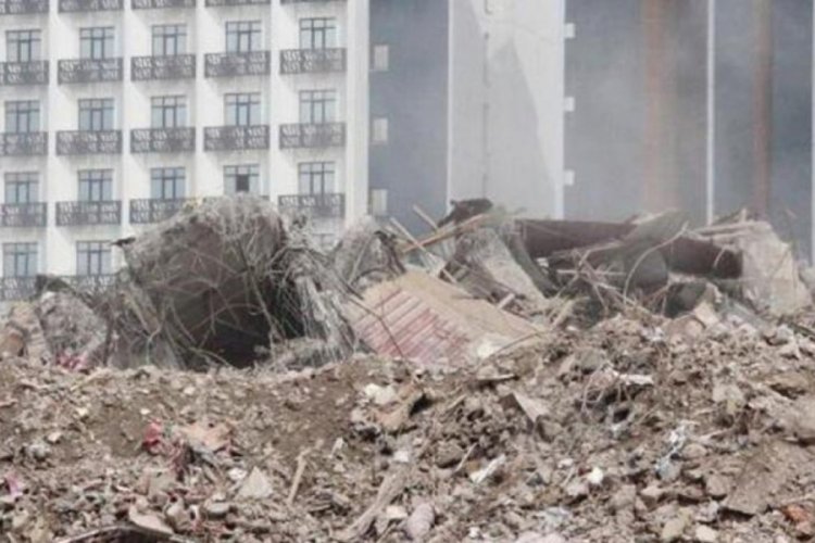 Galeria Sitesi'nde enkaz kaldırma &ccedil;alışması başladı