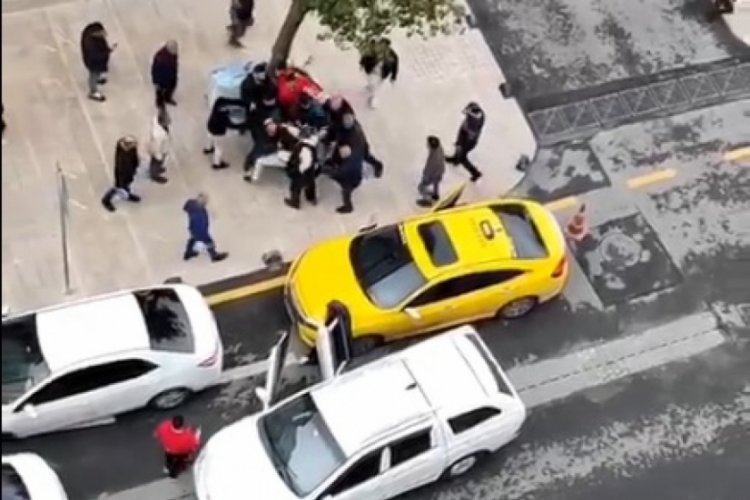 Mersin'de sokak ortasında tekme ve yumruklu kavga