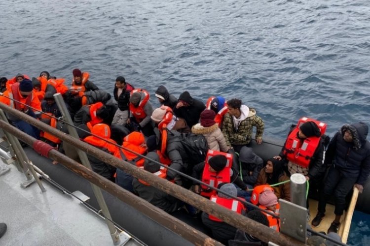 &Ccedil;anakkale Ayvacık'ta 40 g&ouml;&ccedil;men kurtarıldı