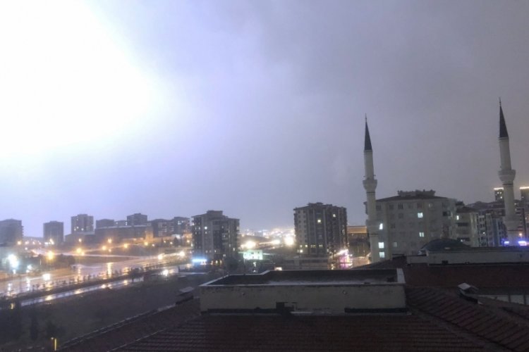 Gaziantep'te şiddetli dolu etkili oldu