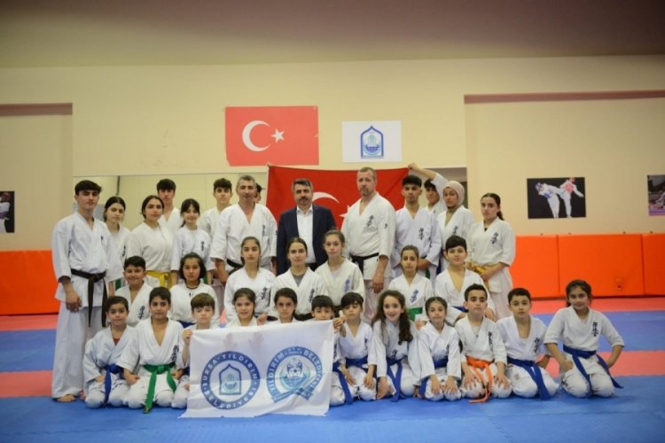 Başkan Yılmaz, 36 Bursalı sporcuyu Şampiyona'ya uğurladı