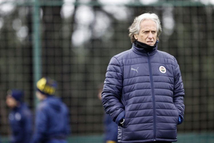 Fenerbah&ccedil;e, Alanyaspor ma&ccedil;ı hazırlıklarını s&uuml;rd&uuml;rd&uuml;