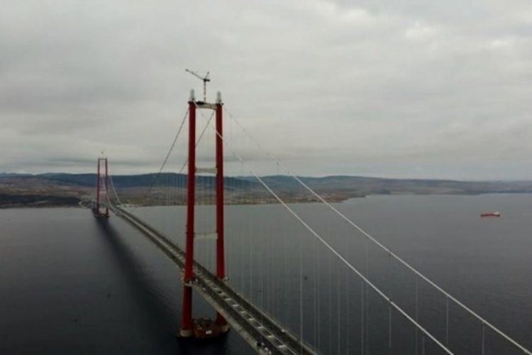 1915 &Ccedil;anakkale K&ouml;pr&uuml;s&uuml;'n&uuml; bir yılda ka&ccedil; ara&ccedil; kullandı?