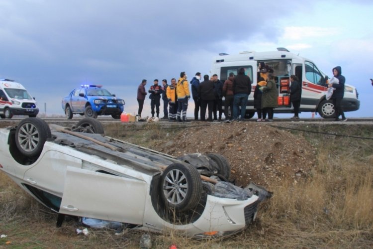 Sivas'ta otomobil şarampole u&ccedil;tu