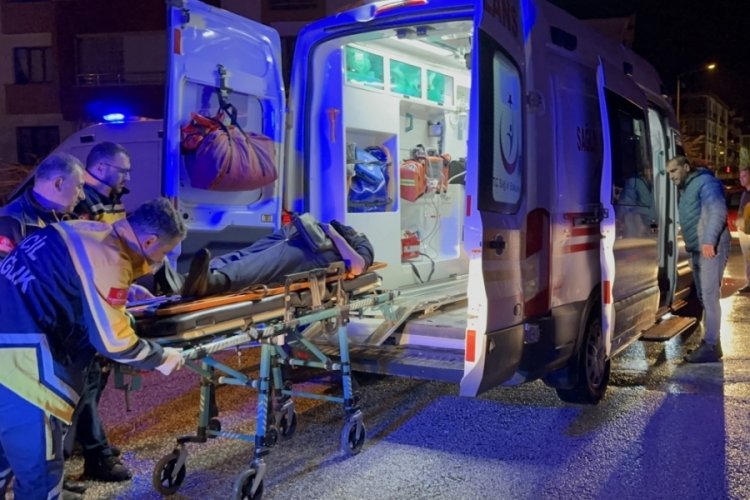 Elazığ'da otomobiller &ccedil;arpıştı: 7 yaralı