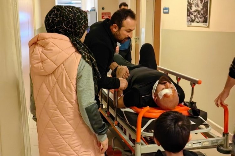 Bursa'da şarampole u&ccedil;an aracın s&uuml;r&uuml;c&uuml;s&uuml; yaralandı