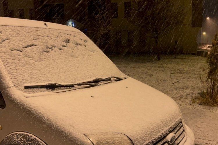 Kars'ta yoğun kar yağışı etkili oldu