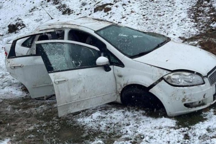 Yozgat'ta otomobil şarampole yuvarlandı: 5 yaralı