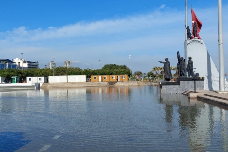 İskenderun'da caddelerde tahliye &ccedil;alışması s&uuml;r&uuml;yor