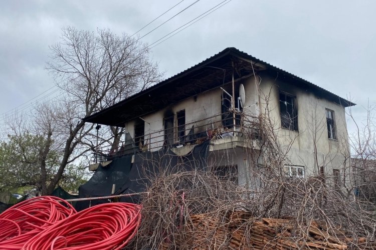 Antalya'da &ccedil;ocuğun ihbarı evi k&uuml;le d&ouml;nmekten kurtardı