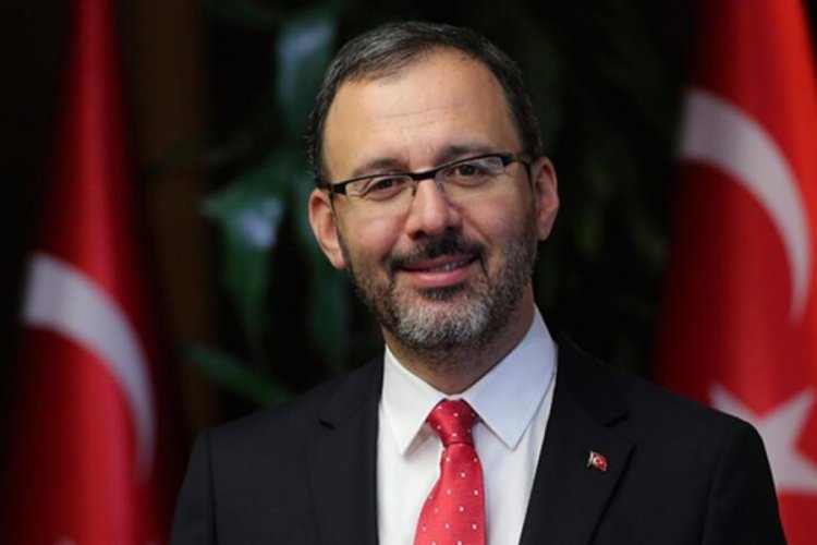 Bakan Kasapoğlu milli g&uuml;reş&ccedil;ileri tebrik etti