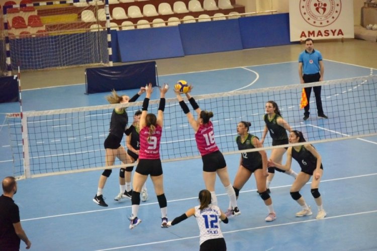 Boz&uuml;y&uuml;k Belediyesi Eğitim Spor Mehmet Erdem Marmara Akademi'yi yendi