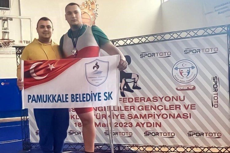 Halterci Yasin Beylen, T&uuml;rkiye Şampiyonu oldu