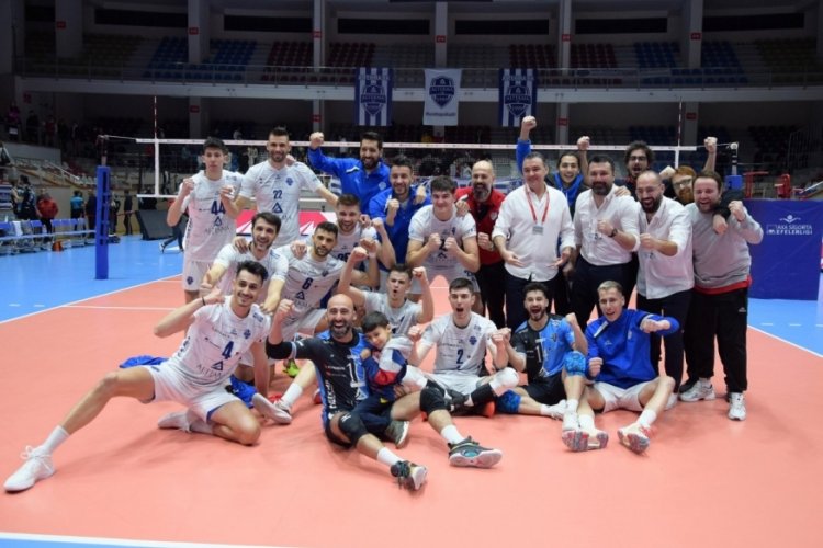 T&uuml;rşad'ı 3-1 mağlup eden Altekma umut tazeledi