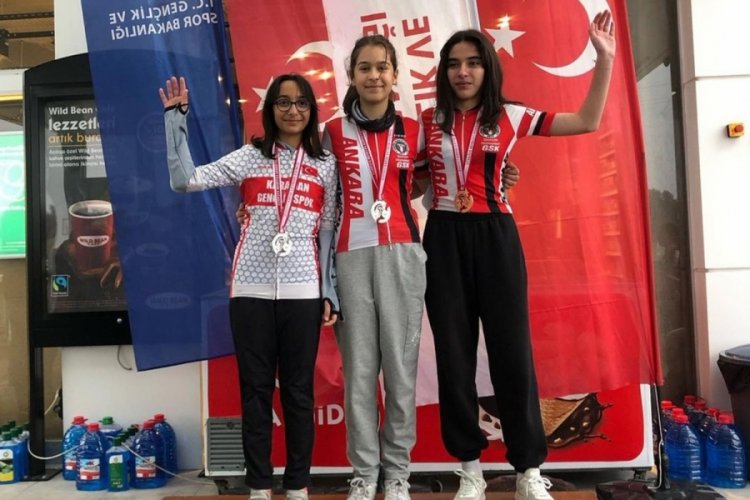Karamanlı bisiklet&ccedil;iler Kastamonu'dan madalya kazandı