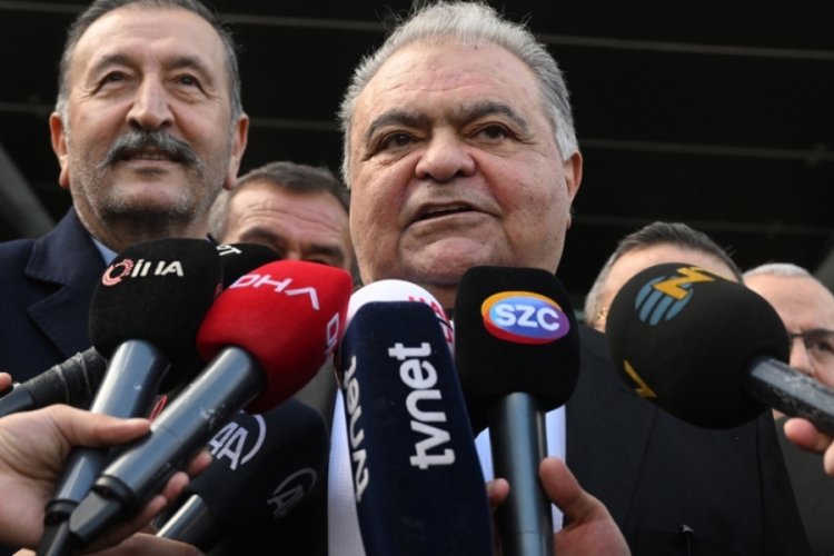Ahmet &Ouml;zal, adaylık i&ccedil;in YSK'ya başvurdu
