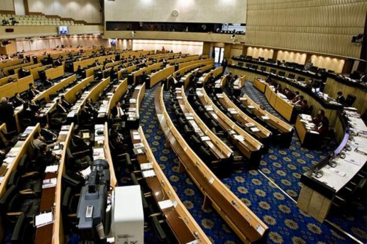 Tayland'da parlamento feshedildi