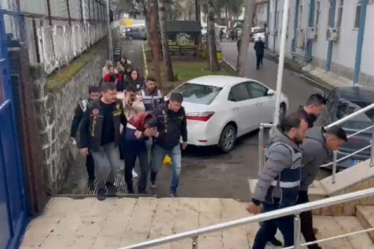 Diyarbakır'da fuhuştan g&ouml;zaltına alınan 7 ş&uuml;pheliden 4'&uuml; tutuklandı