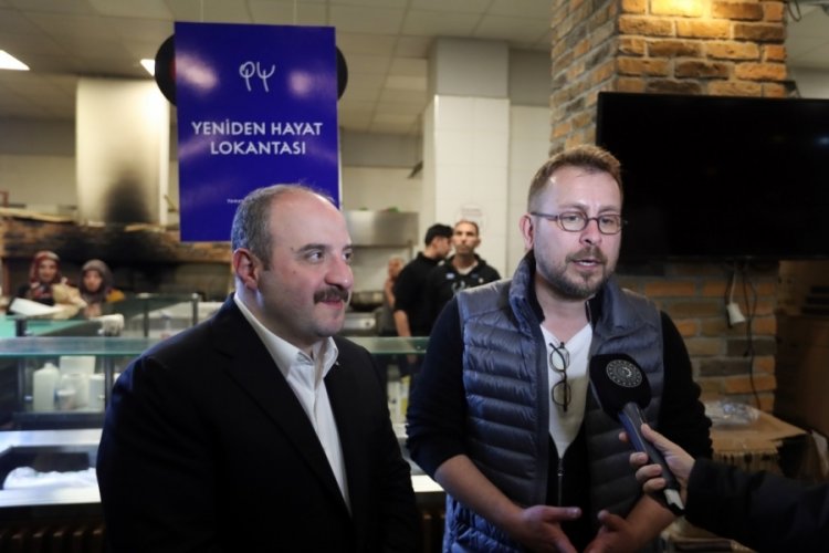 Bakan Varank depremzedeleri ziyaret i&ccedil;in Elbistan'da