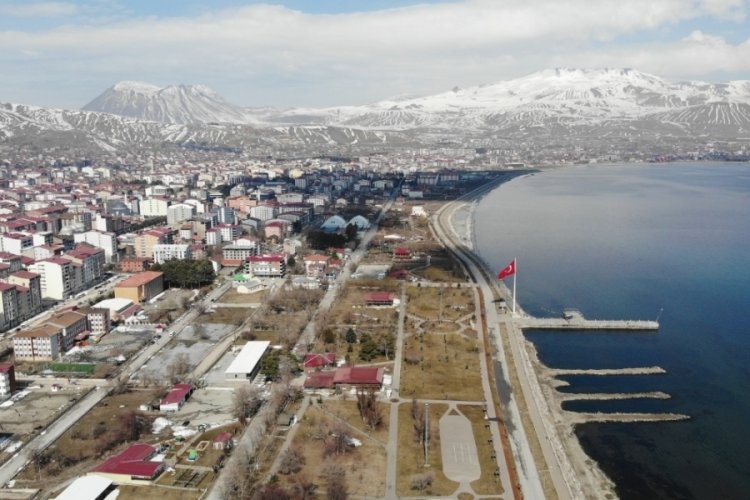 Bitlis y&uuml;zyılın en kurak kış mevsimini yaşadı