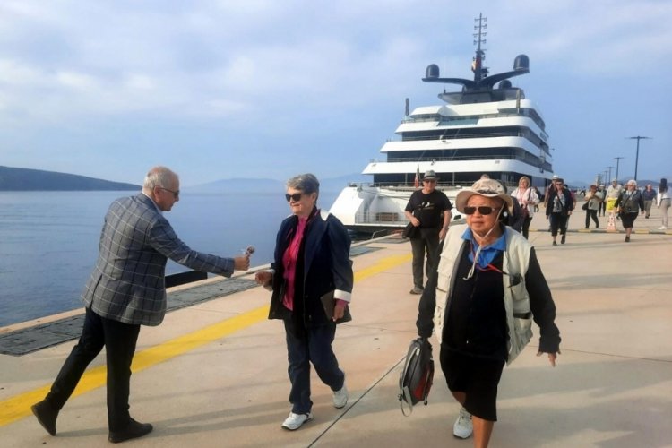 Sezonun ilk kruvaziyeri Bodrum'a geldi