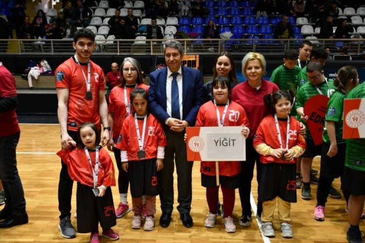 Balıkesir'de Down Futbol ve &Ccedil;ocuk K&ouml;y&uuml; etkinliği d&uuml;zenlendi