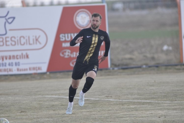Talasg&uuml;c&uuml; Belediyesporlu Akın Arıcan, takımını galibiyete taşıdı
