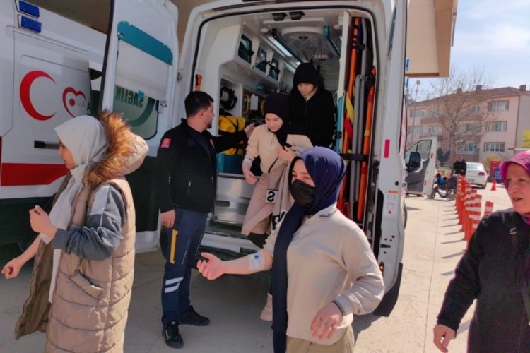 Bursa'da patlamış mısır t&uuml;keten &ouml;ğrenciler hastanelik oldu