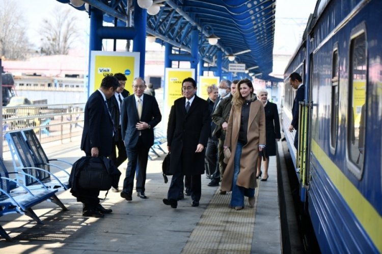 Kishida'dan Ukrayna'ya s&uuml;rpriz ziyaret