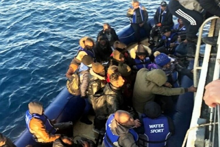 &Ccedil;anakkale Ayvacık'da 49 ka&ccedil;ak g&ouml;&ccedil;men kurtarıldı