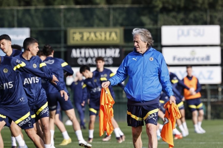 Fenerbah&ccedil;e milli arada hazırlıklarını s&uuml;rd&uuml;r&uuml;yor