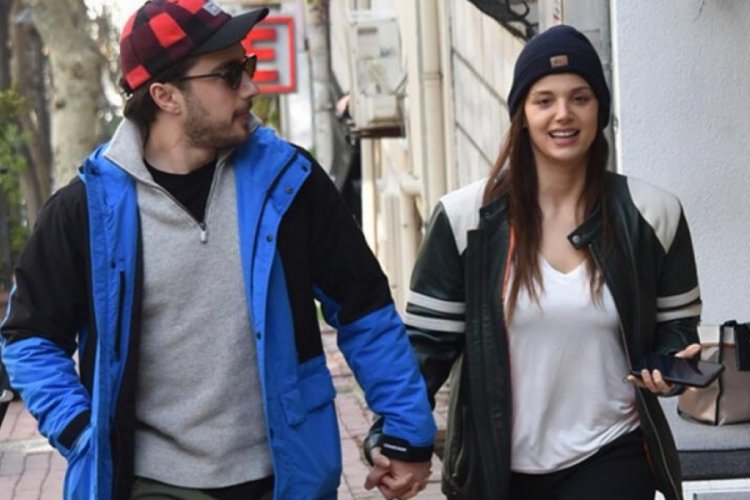 Burak Dakak ve Leyla Tanlar el ele g&ouml;r&uuml;nt&uuml;lendi