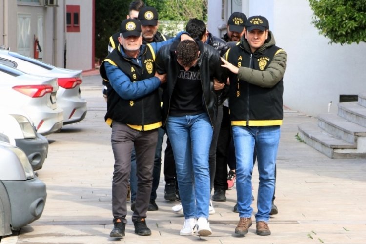 Adana'da 2 arkadaşı alıkoyanlar yakalandı