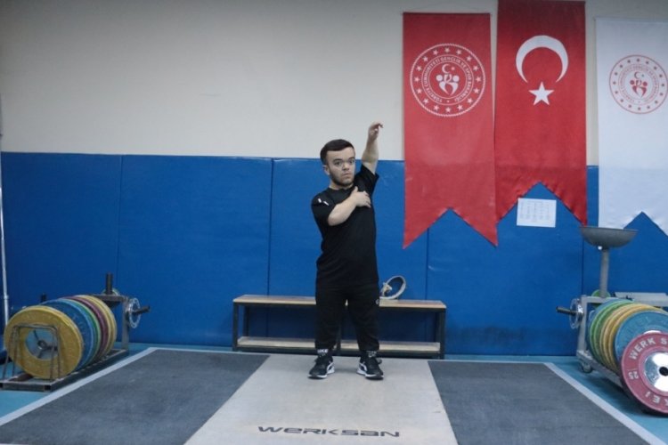Lokantada yemek yerken keşfedildi! T&uuml;rkiye şampiyonu oldu