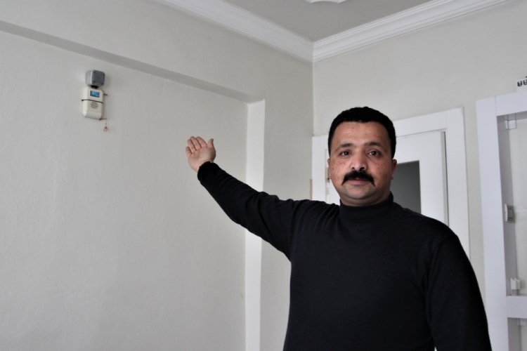 Diyarbakır'da g&uuml;venlik g&ouml;revlisi kapı zilinden deprem sens&ouml;r&uuml; yaptı