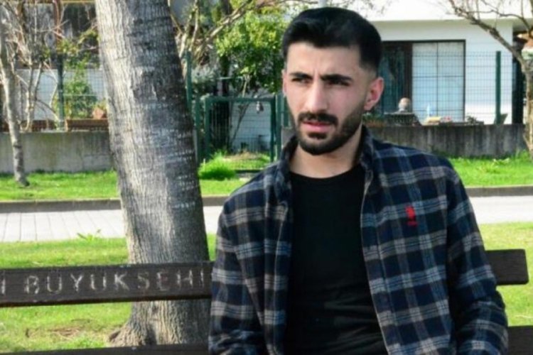 Sahnede t&uuml;rk&uuml; s&ouml;ylerken kendi &ouml;l&uuml;m haberini aldı