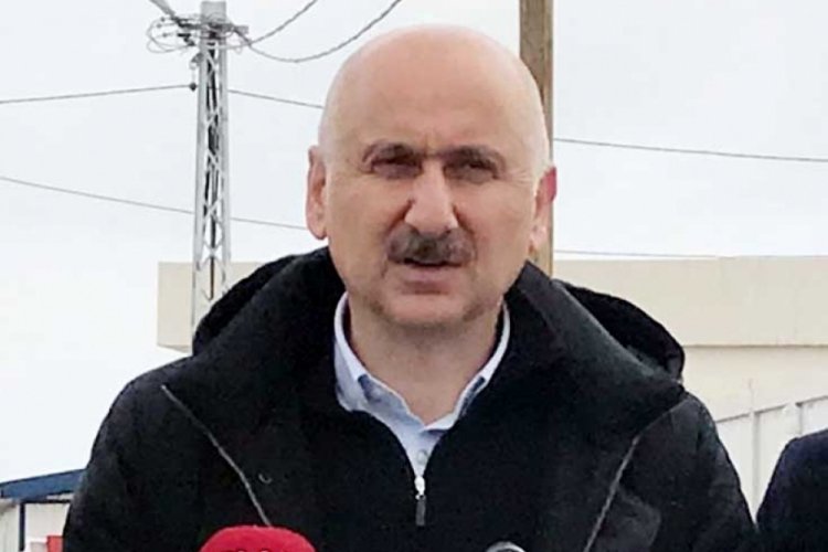 Ulaştırma ve Altyapı Bakanı Karaismailoğlu a&ccedil;ıklamalarda bulunuyor