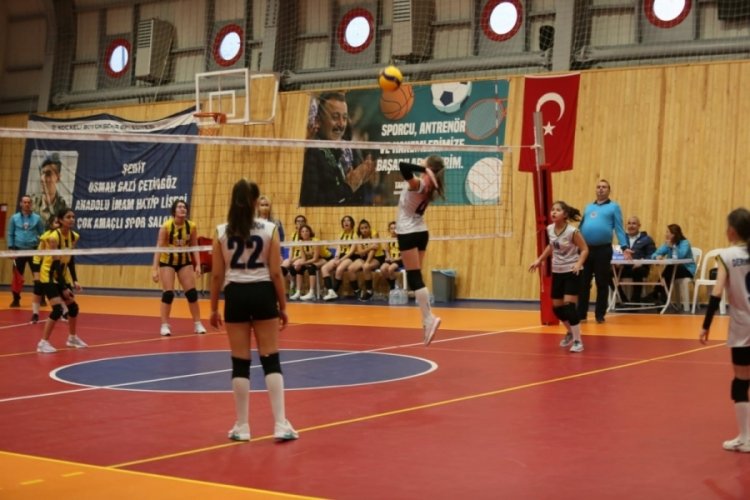 Derince Midi Kız A filede kazandı