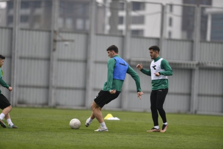 Bursaspor'da sonu&ccedil;landırma ve taktik &ccedil;alışmaları