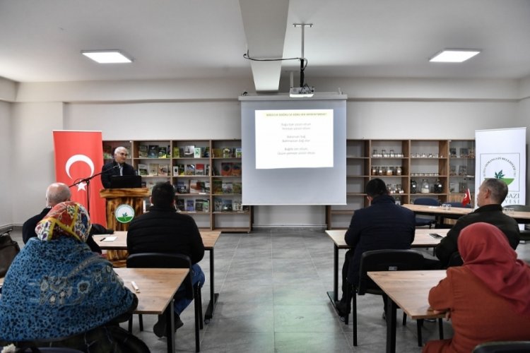 Osmangazi'de &Uuml;z&uuml;m Yetiştiriciliği Anlatıldı