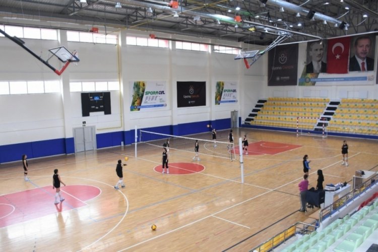 DBB Kadın Voleybol Takımı turnuvalara hazırlanıyor