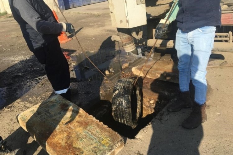 D&uuml;zce'de kanalizasyondan &ccedil;ıkanlar şaşırttı