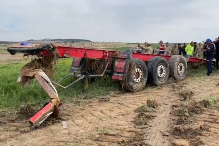 Şanlıurfa'da selde kaybolan s&uuml;r&uuml;c&uuml;n&uuml;n tır dorsesine ulaşıldı