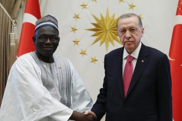 Erdoğan, Gambiya B&uuml;y&uuml;kel&ccedil;isi Conteh'i ağırladı