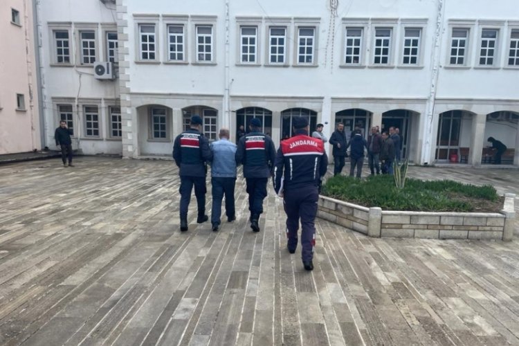 İzmir'de 7 yıldır sahte kimlikle gezen firari yakalandı
