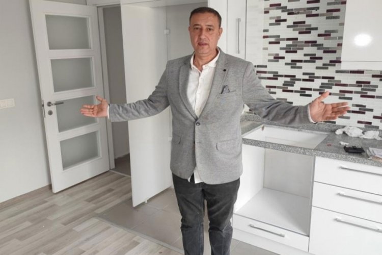 Depremden sonra evine d&ouml;nd&uuml;! &Uuml;&ccedil;&uuml;nc&uuml; kez..