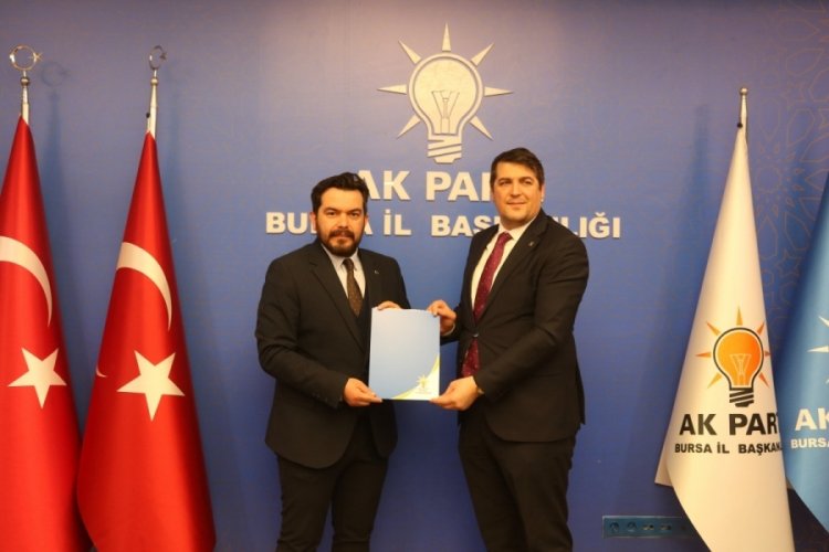 Ekonomist Y&uuml;ksel Okşak, AK Parti Bursa'dan Milletvekili aday adayı oldu