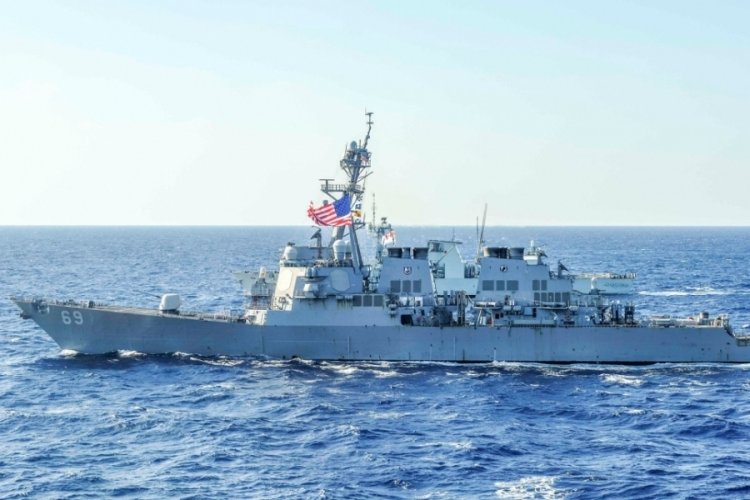 ABD savaş gemisi, &Ccedil;in karasularına girdi